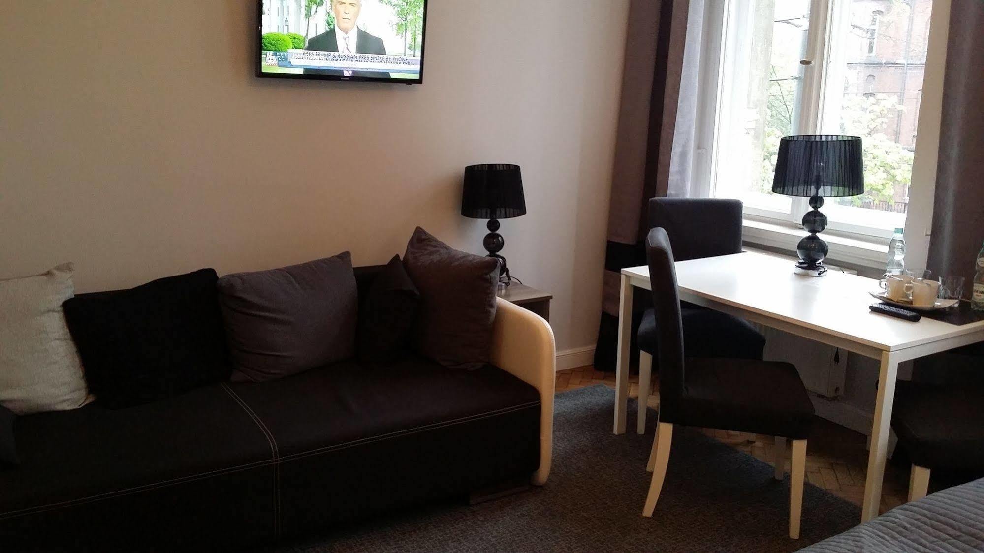 City Center Rooms Poznań Esterno foto