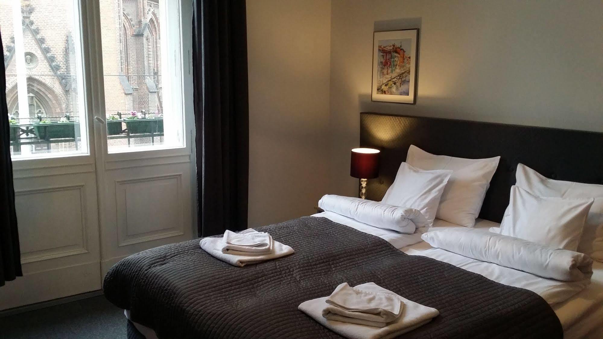 City Center Rooms Poznań Esterno foto